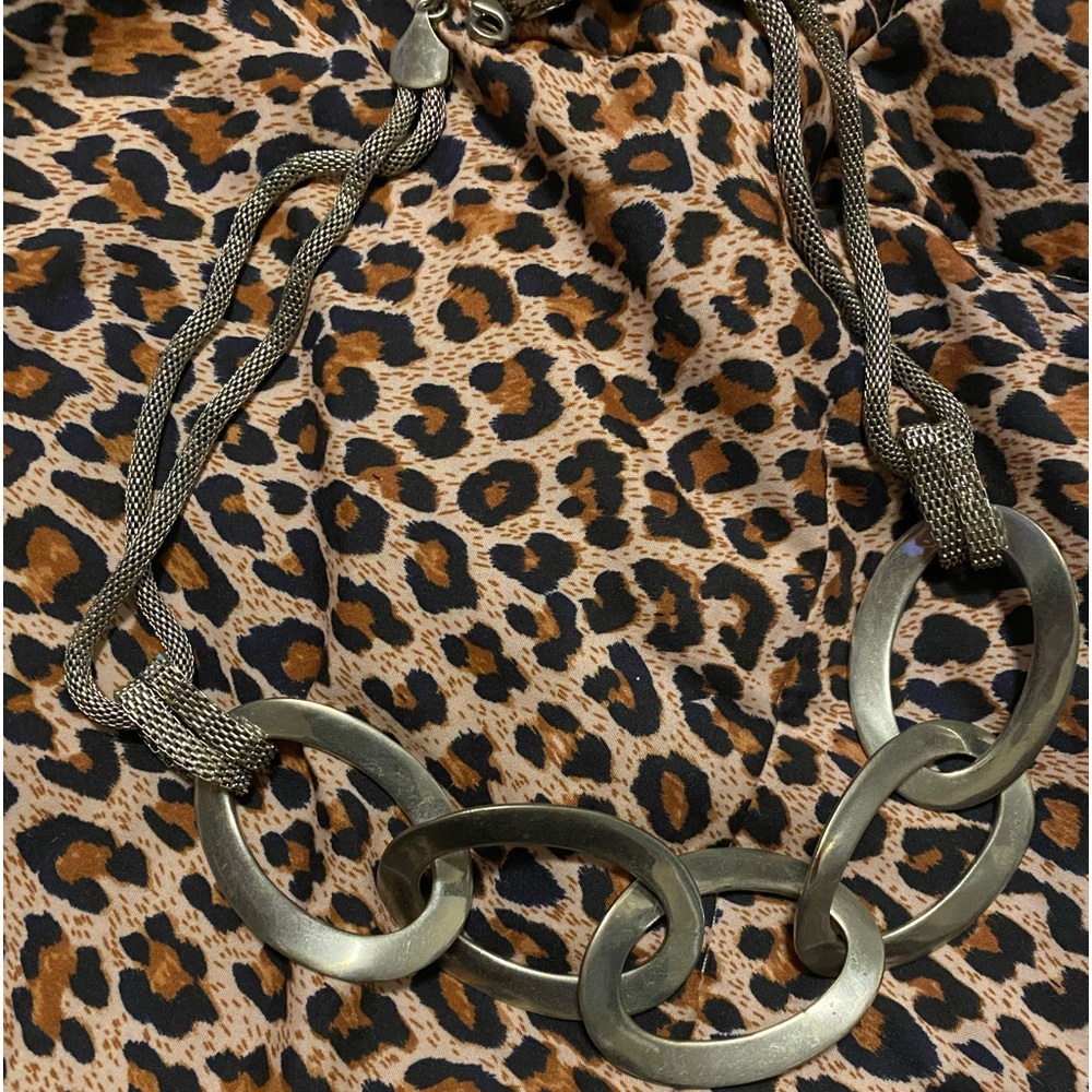 Silver tone circle link mesh bold necklace